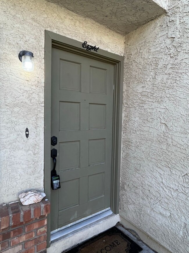 Photo - 3 Bedroom Townhome Near W University Dr and S Hardy Dr!