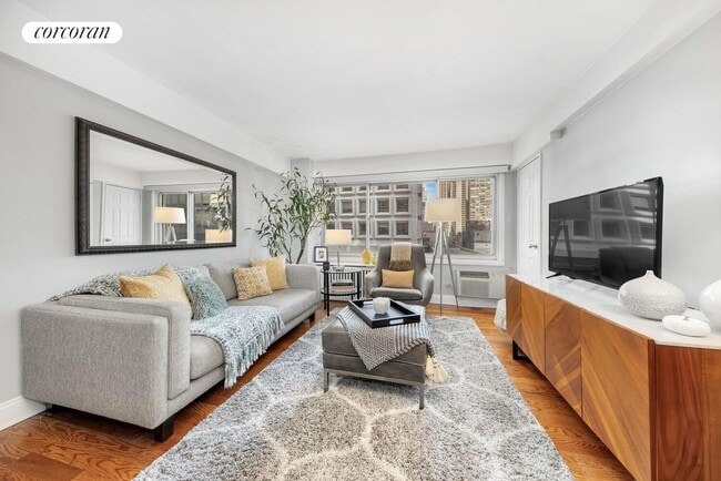 Building Photo - 240 E 55th St Rental