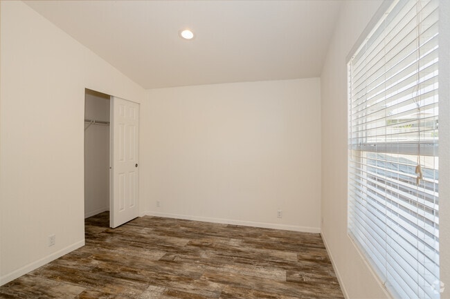 1 habitación, 1 baño, 649 pies cuadrados, vista del dormitorio 2