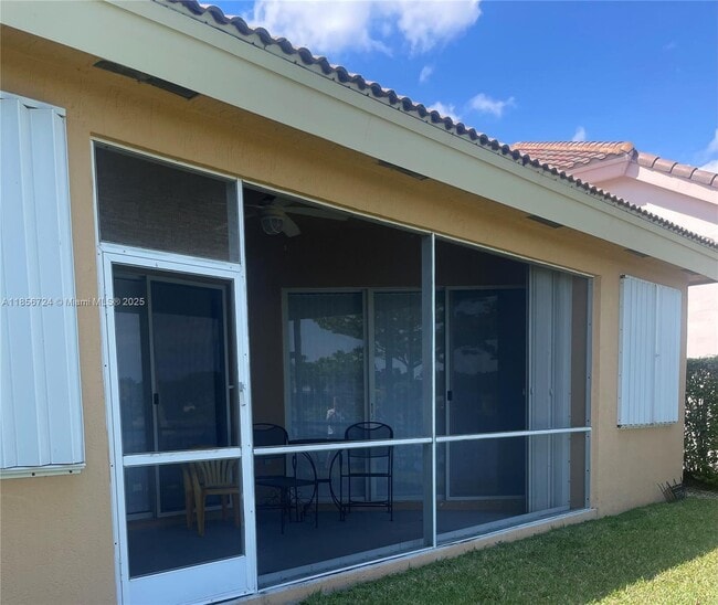 Photo - 575 SE 29th Dr
