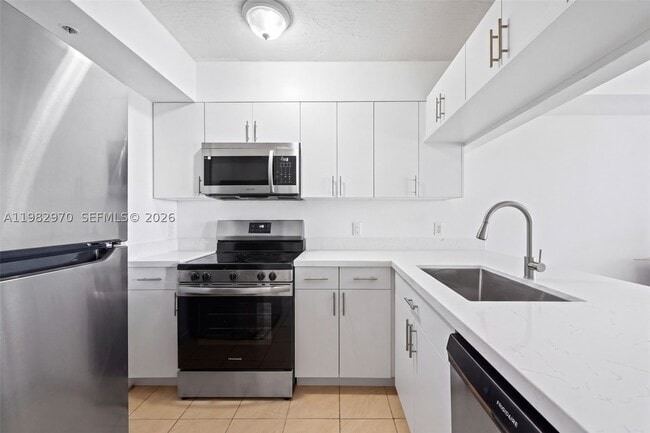 Building Photo - 102 SW 6th Ave Unit 605