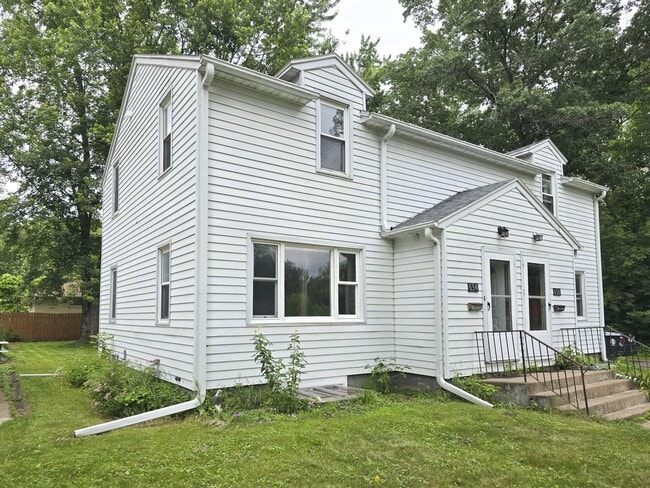 Building Photo - 654/656 Ripley Ave Unit 654 Ripley Ave