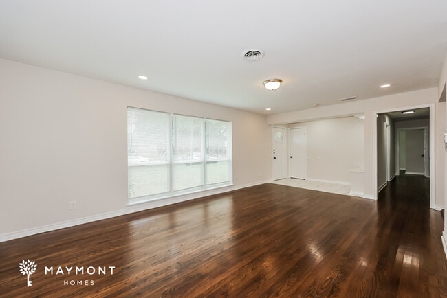 Photo - 3817 Rockbluff Dr