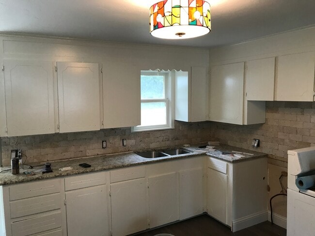 Photo - 3/2/1 Gilmer Fenced Yard