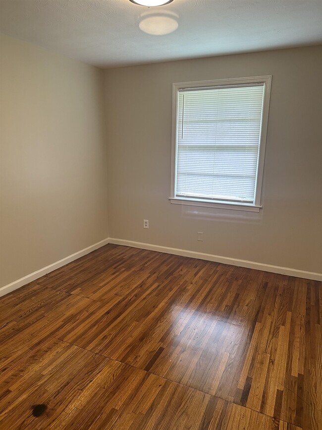 Photo - 3559 Millard Rd