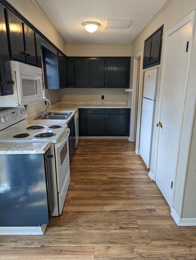 Photo - Pirate Cove Apartments 23-30