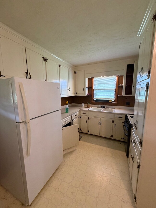 Photo - Cute Brick House w/ 3 BR | 1.5 BA in Goldsboro *Pikeville school district*