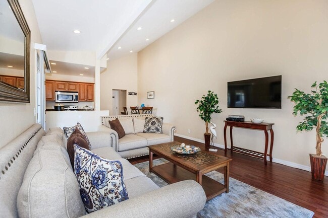 Beachfronter Townhome Apartments