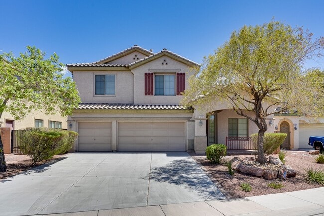 Building Photo - FANTASTIC 3 BEDROOM 2.5 BATH IN NORTH LAS ... Rental