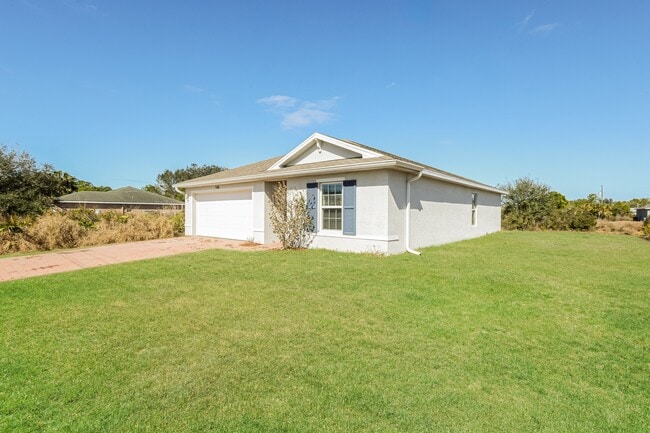 Photo - 548 Woodview Dr