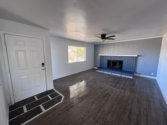 Photo - 374 Village Way