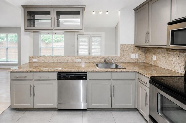 Photo - 1302 Danbury Square