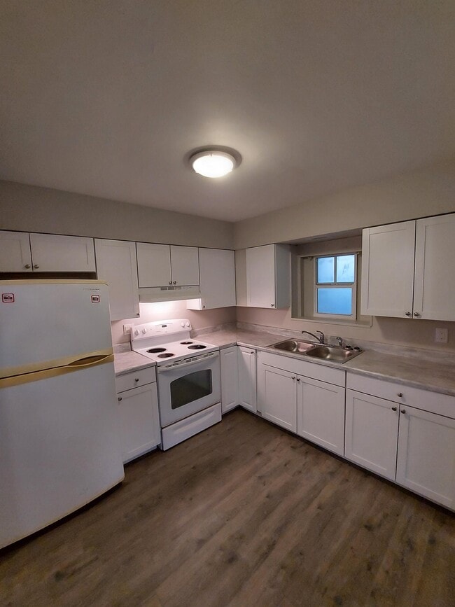 Photo - 2247 Stella St