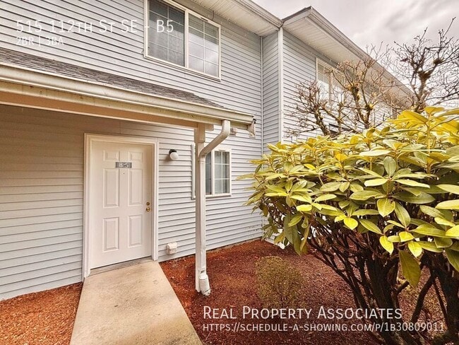 Building Photo - 515 112th St SE Unit B5