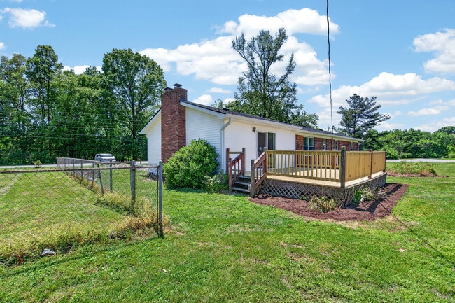 Photo - 960 Plum Springs Rd