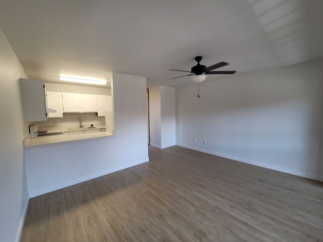 Building Photo - Beautifully renovated Studio at Maui Lani Terrace! Unit D308