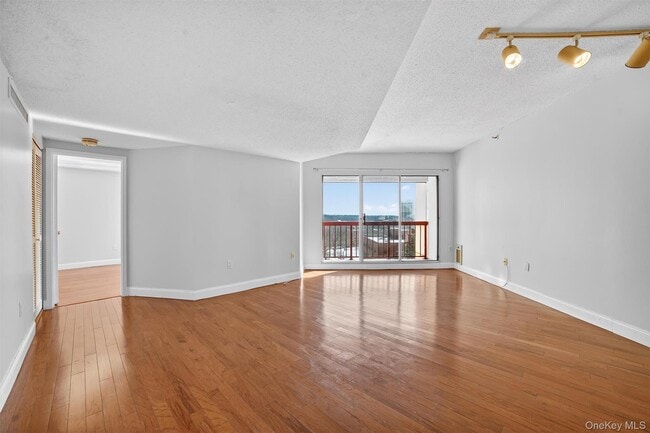 Photo - 10 Stewart Pl Unit 9JW