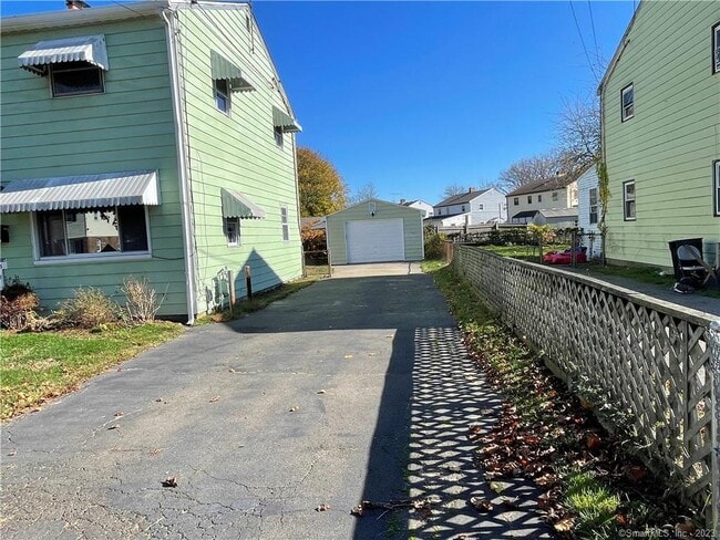 Photo - 213 Larkin Ct