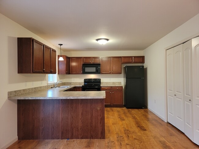 Photo - 647 Winding Ln