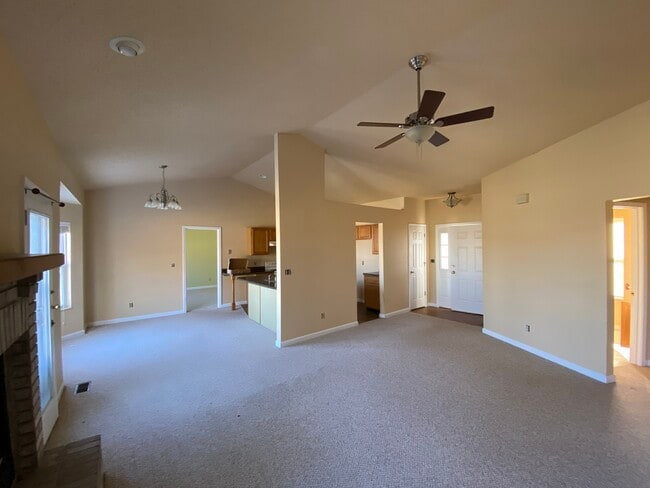 Photo - 753 Forest Green Dr