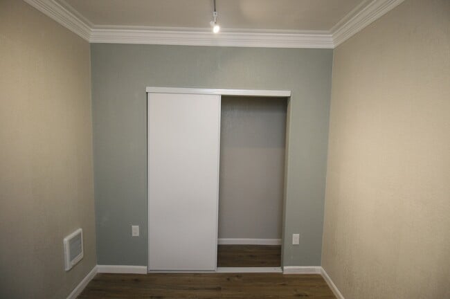 Building Photo - 1515 SE Mill St Unit Apt 2