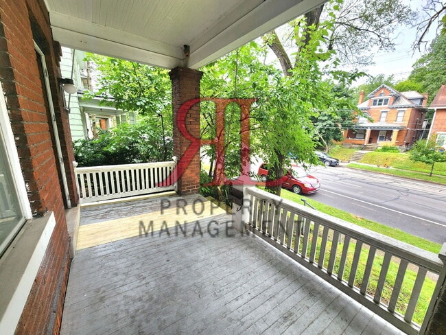 Photo - 2086 N 4th St