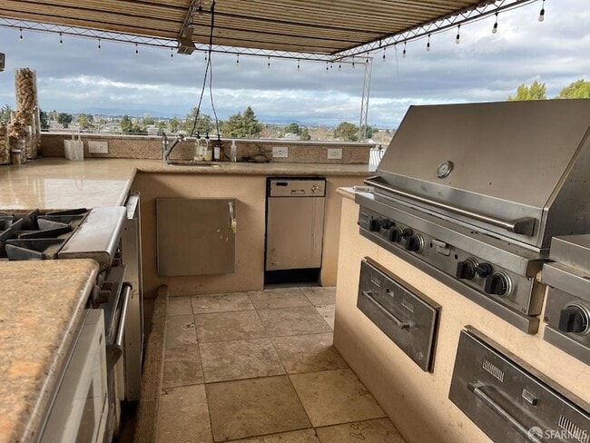 Photo - 8739 Thermal St