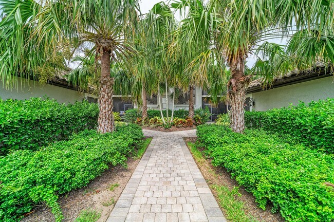 5557 Palmer Cir