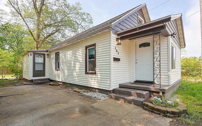 Photo - 161 E Barney Ave