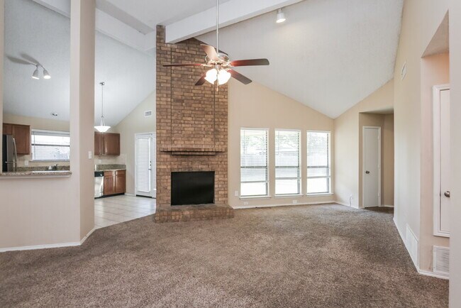 Photo - 406 Kalmia Dr