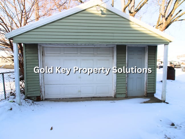 Photo - 3 BR 1 BA House with Garage and Enclosed Porch (NO SECTION 8)