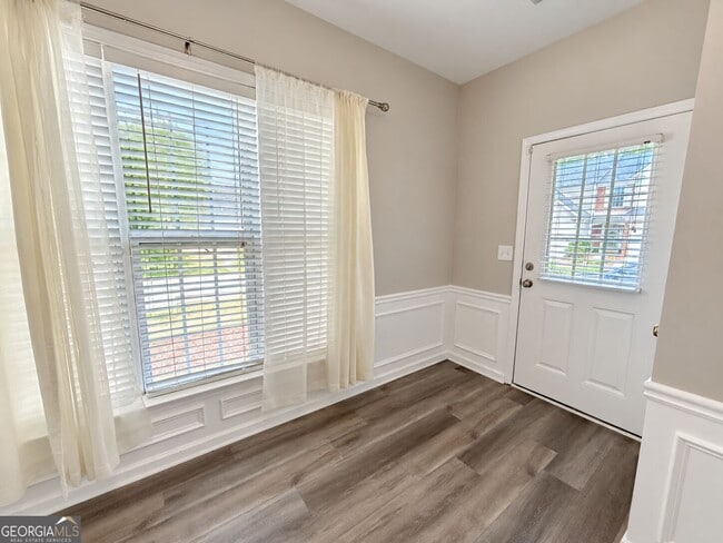 Photo - 226 Regent Square