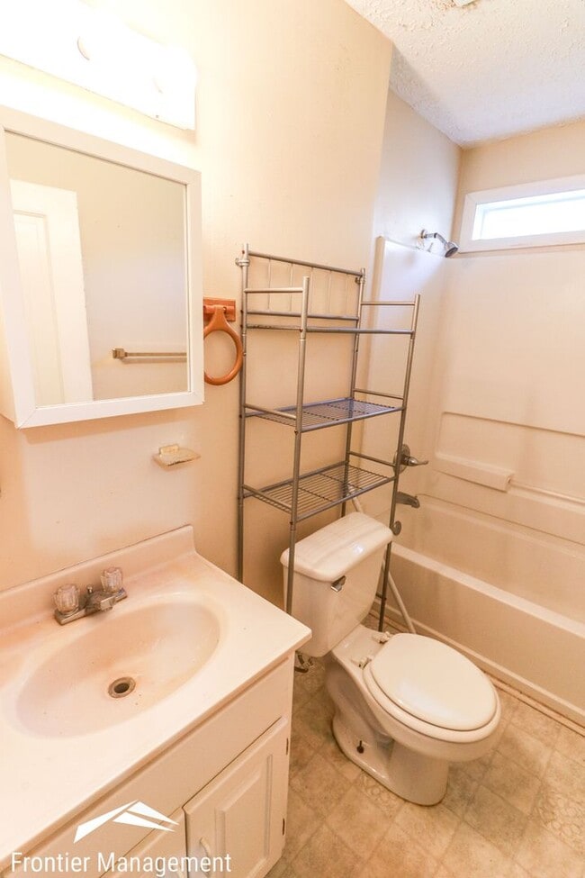 Photo - Perfectly located duplex near downtown Manhattan and City Park!