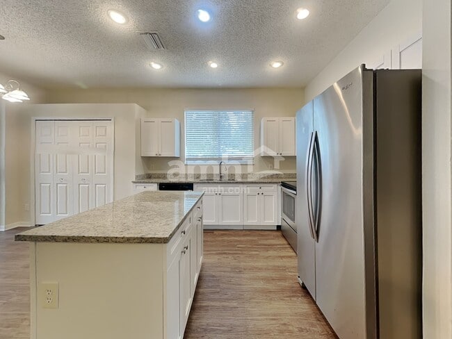 Photo - 18212 Hollyhills Way