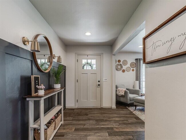 Photo - 801 Rock Hollow Rd