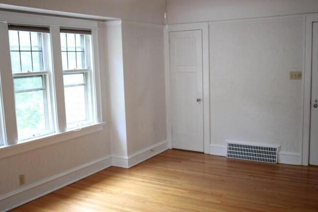 Photo - 1614 E Newton Ave