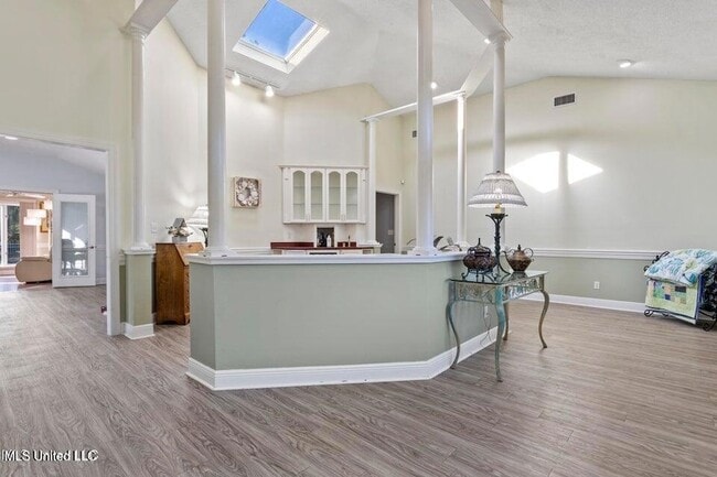 Photo - 219 Tantallon Dr