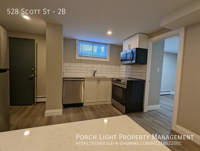 Photo - 2 Bedroom with A/C and STUNNING kitchen Unité 2B