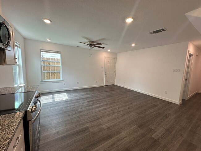 Photo - 9241 Seeker St