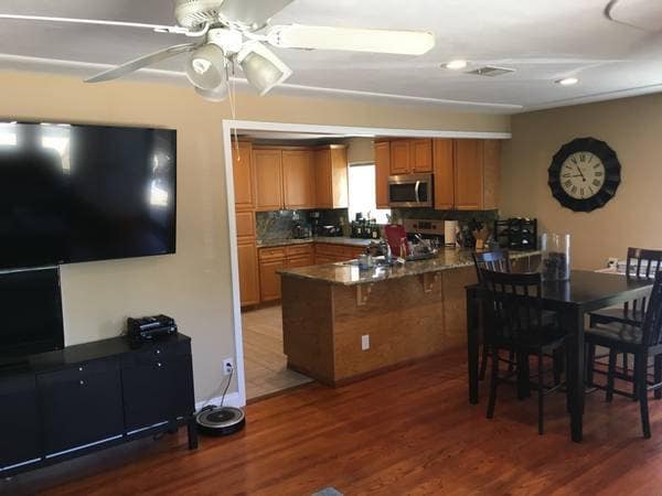 Open Plan Viee from Liiving area - 1845 Reed Ave Rental
