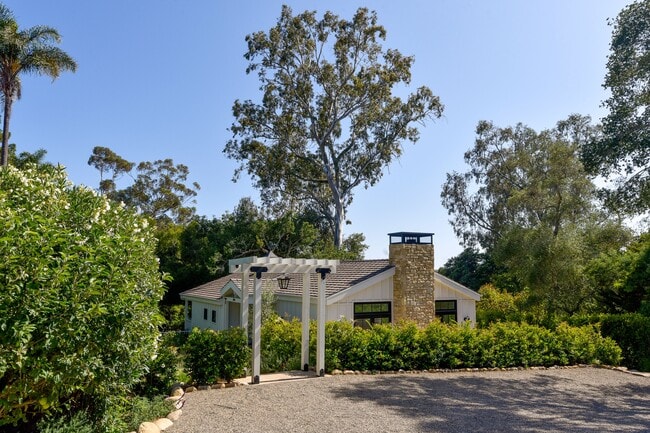 Photo - 765 Hot Springs Rd
