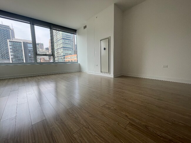 Photo - 712 S Wells St