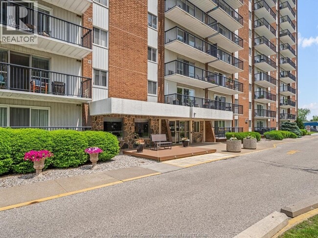 Photo - 8591 Riverside Dr E Unit 1101