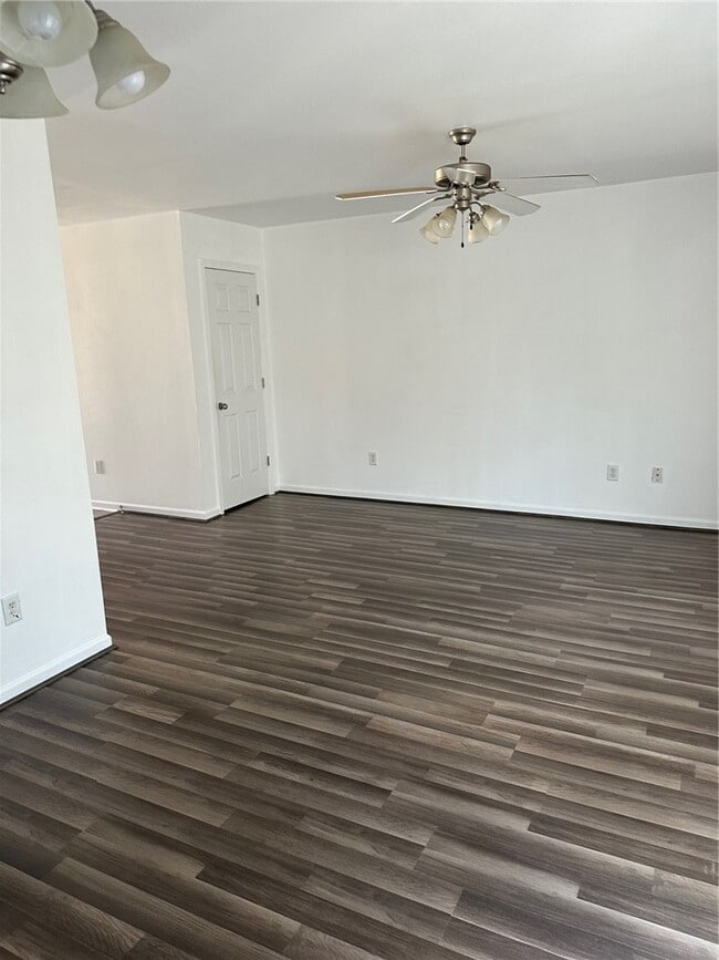 Photo - 707 Bellview Way