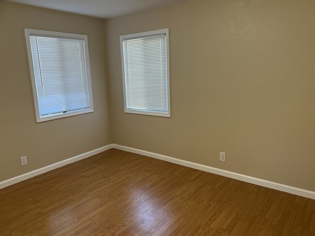 Photo - 37245 Locust St