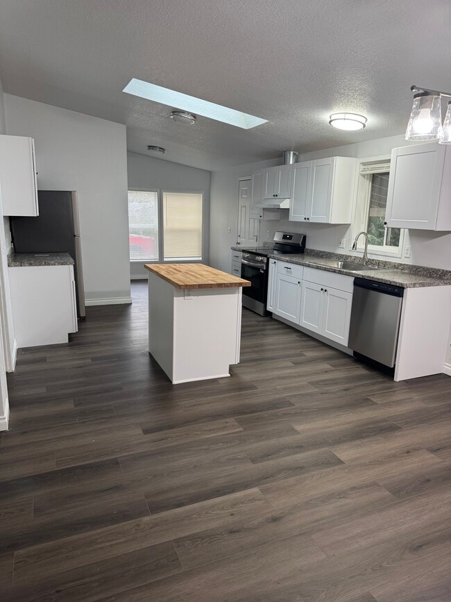 Photo - 6804 NE 56th Ave