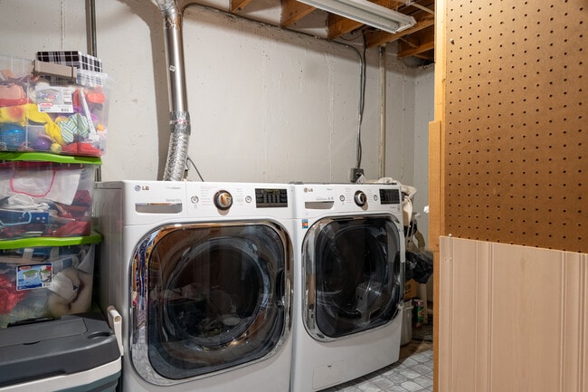 Photo - 463 Buckeye Dr