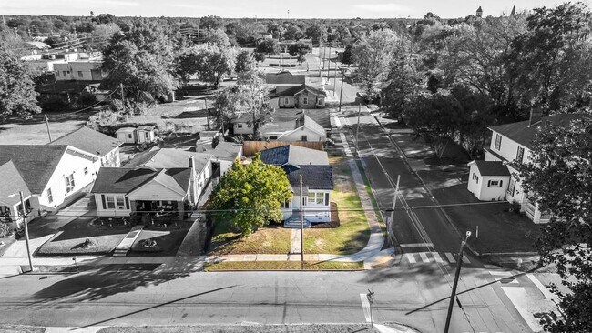 Photo - 1402 3rd Ave N