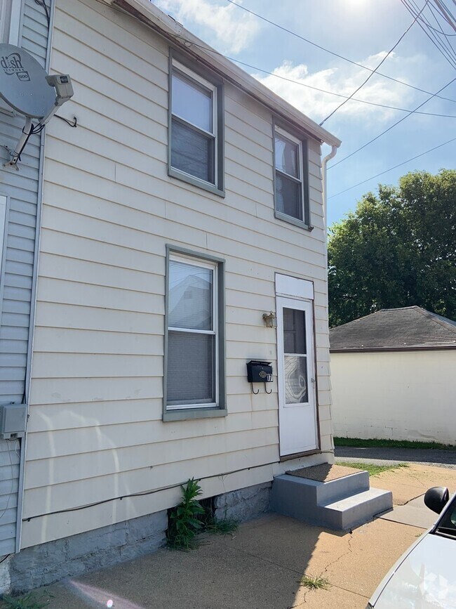 Building Photo - Two Bedroom Home in Carlisle