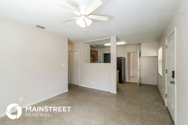 Photo - 7013 Yule Ln